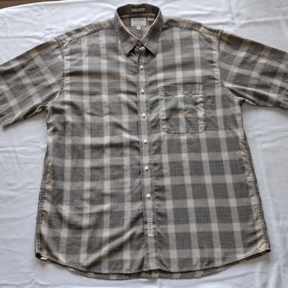 Savane Men's Shirt Size XL Gray and Cream Shortsleeves